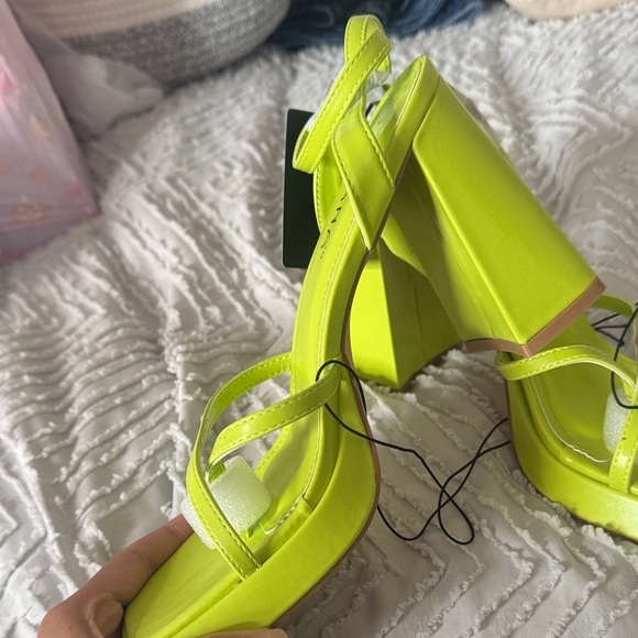 Liliana Bright Lime Strappy Heels - Picture 4 of 8